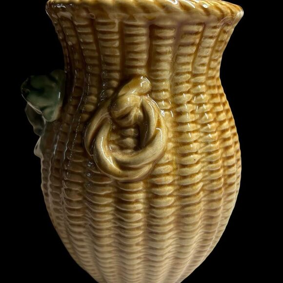 Vintage Majolica Frog on lily pad Vase 6. 1/2” tall - Picture 4 of 4